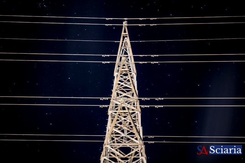 Electro's Unseen Frequencies: Decoding the Sonic Soul