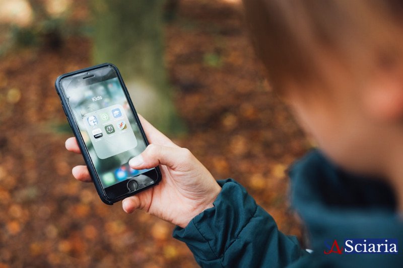 The Geological Secret in Your Smartphone: Earth's Ancient Powers in Your Pocket