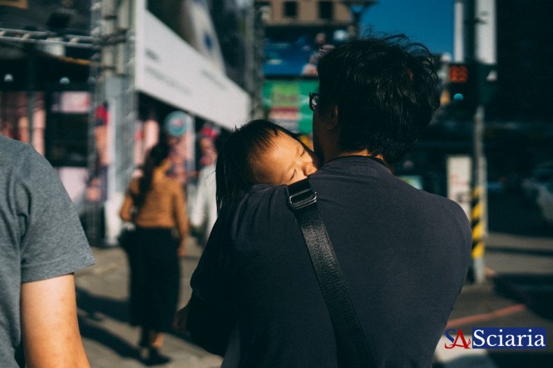 The Paradox of Connection: How Our Hyper-Connected World Breeds Isolation