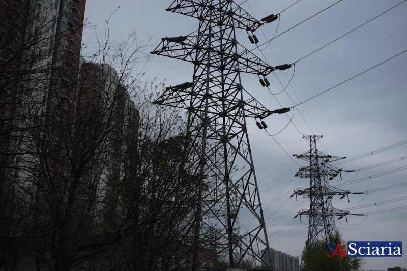 Unleashing the Inner Grid: Is Your Smartphone the Next Portable Power Plant?